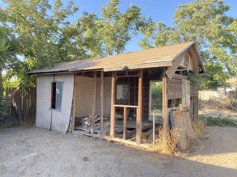 Fixer-upper house in Fresno bought as-is for cash